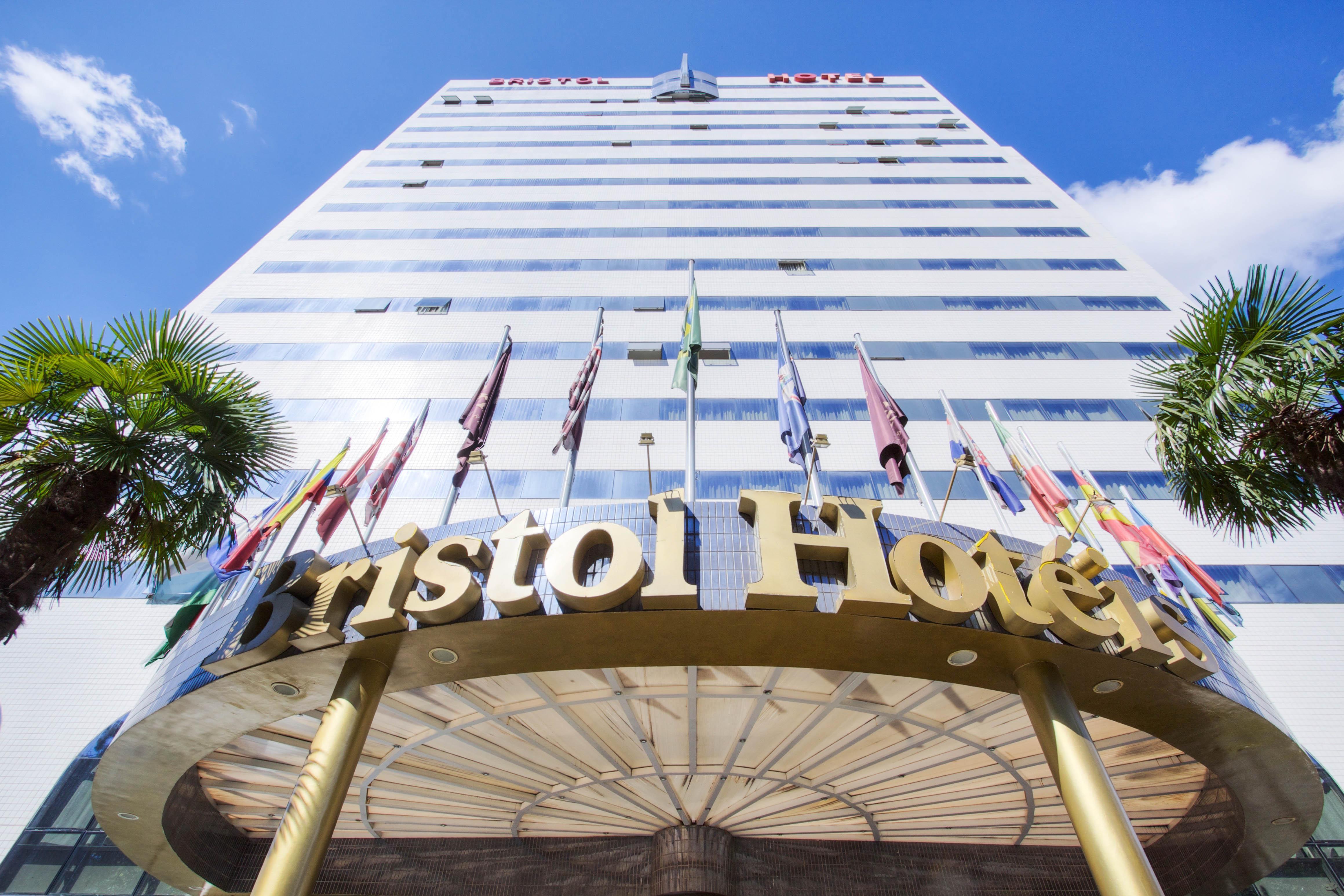 BRISTOL INTERNATIONAL AIRPORT HOTEL ГУАРУЛЬЮС